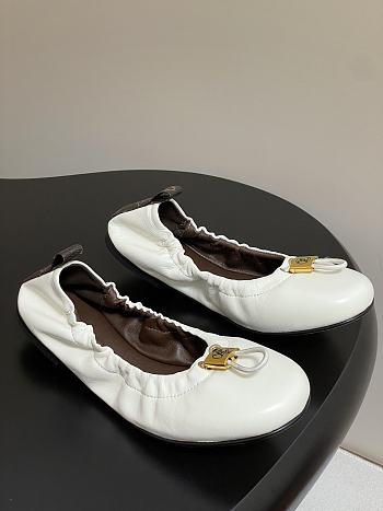 Colestore Louis Vuitton LV Nolita Flat Ballerina White
