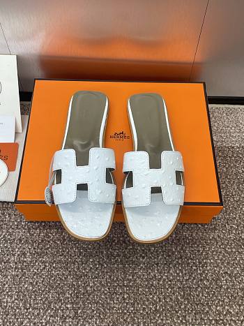 Colestore Hermes Oran sandal White