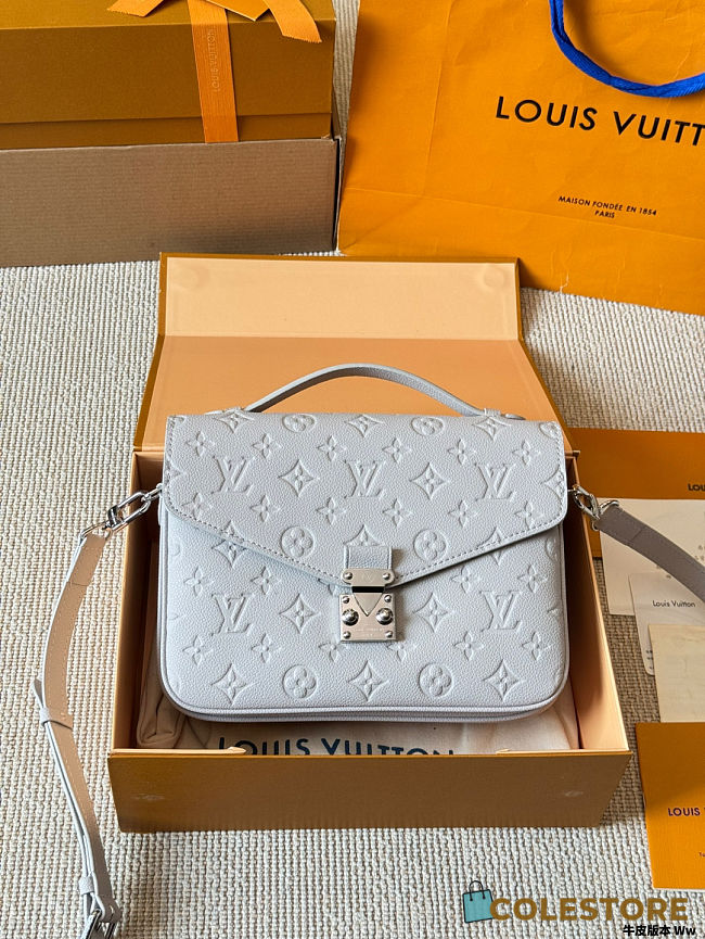 Colestore Louis Vuitton Pochette Métis Monogram White Gray 25 x 19 x 7cm - 1