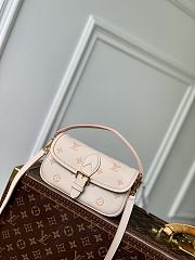 Colestore Louis Vuitton Nano Diane Bicolor Eden 10.5 x 6 x 19cm - 1