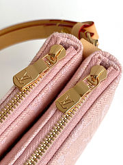 Colestore Louis Vuitton Liv Pochette Monogram Denim Washed Pink 24x13x6.5cm - 2