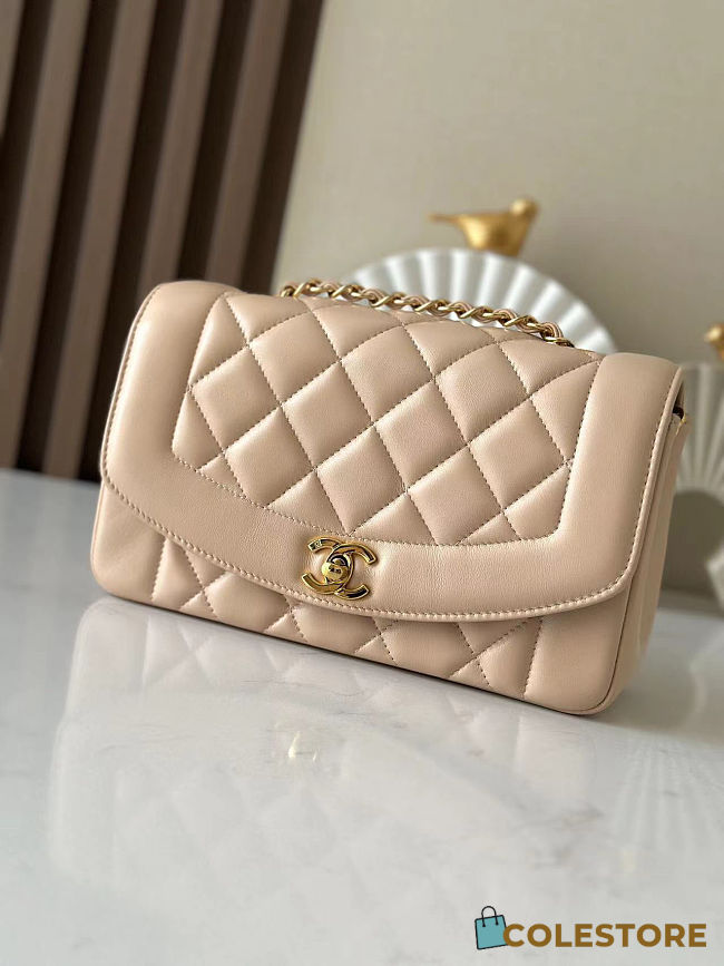 Colestore Chanel Light Beige Lambskin Quilted Diana Flap Small Gold Hardware 22.5x14x7cm - 1