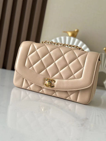 Colestore Chanel Light Beige Lambskin Quilted Diana Flap Small Gold Hardware 22.5x14x7cm