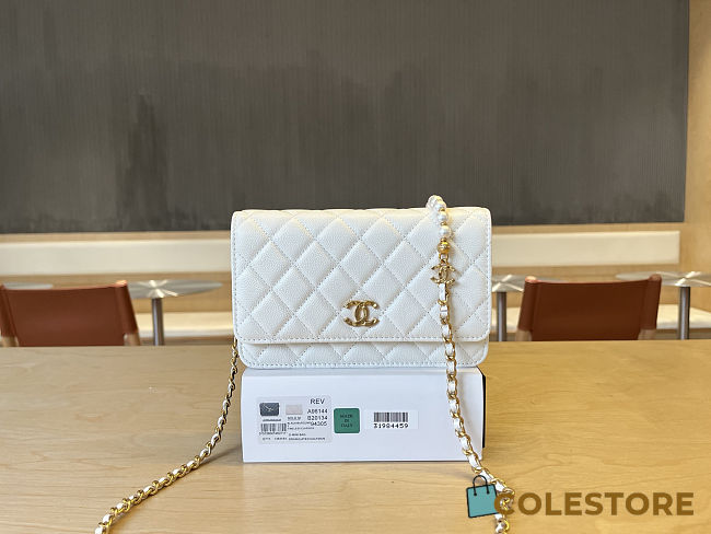 Colestore Chanel Woc Lamskin White Pearl on Chain 19x12x3.5cm - 1