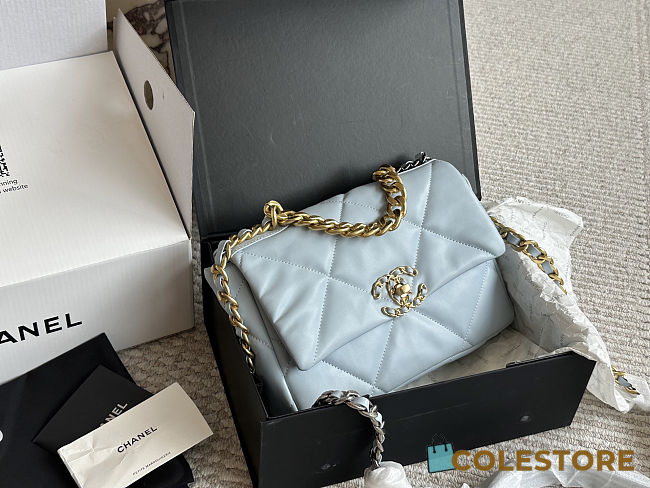 Colestore Chanel Lambskin 19 Medium Flap Shoulder Bag 26×16cm - 1