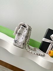 Colestore Chanel Classic 11.12 Handbag White and Silvery 15.5 x 25.5 x 6.5cm - 3