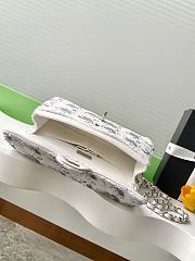 Colestore Chanel Classic 11.12 Handbag White and Silvery 15.5 x 25.5 x 6.5cm - 6