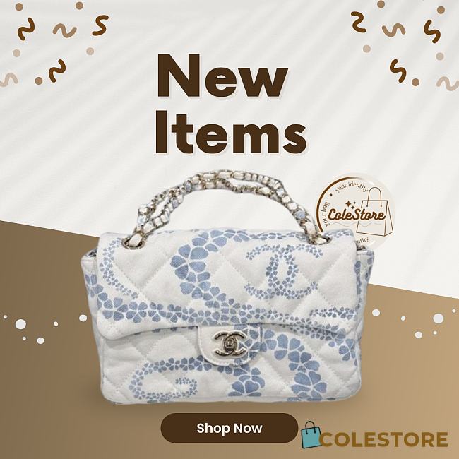 Colestore Chanel CoCo Beach Flap bag Printed Denim & Gold-tone Metal, White & Blue  - 1