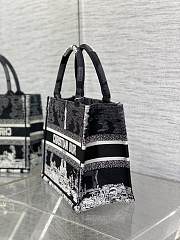 Colestore Dior Medium Dior Book Tote Black and White Paris Embroidery 26x8x22cm - 2