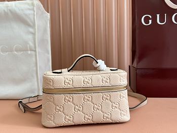 Colestore Gucci GG Emblem Mini Boston Cream Bag 20x12x6cm