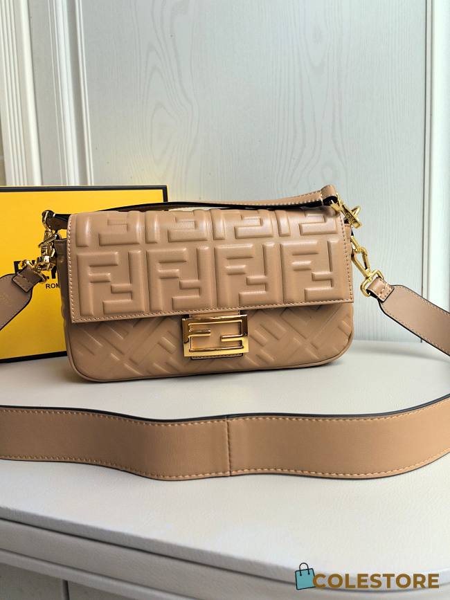 Colestore Fendi Baguette Bag Glossy Beige 26x5x15cm - 1