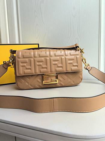 Colestore Fendi Baguette Bag Glossy Beige 26x5x15cm