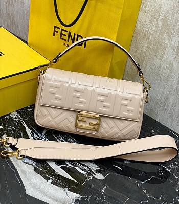 Colestore Fendi Baguette in Cream 26×15×6cm