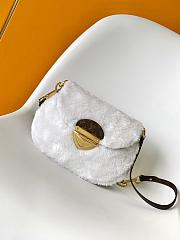 Colestore Louis Vuitton LV Ski Sunset White Shearling 18 x 3 x 27cm - 1