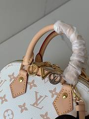 Colestore Louis Vuitton Alma BB Heart-Shaped Bag Charm White 25x18cm - 2
