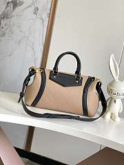Colestore Louis Vuitton LV Biker Beige 30x12x12cm - 5