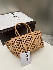 Colestore Alaia Neo Mina 20 Bag In Vienne Calfskin Beige 20x13.5x10cm - 6