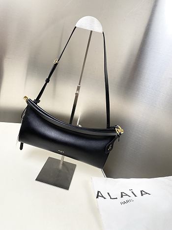 Colestore Alaia Le Click East West Medium Bag In Black Leather 30×14×9cm