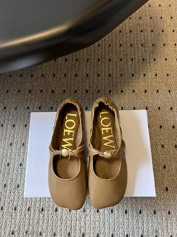 Colestore Loewe Pebble Soft Ballerina in Nappa Lambskin Oak