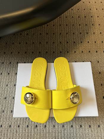 Colestore Loewe Pebble Slide in Soft Calfskin Dandelion