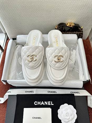 Colestore Chanel Quilted Double C Buckle Mule Slippers White