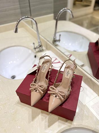 Colestore Valentino Garavani Rockstud Patent-Leather Bow Slingback Pump Beige