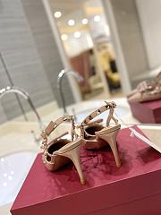 Colestore Valentino Garavani Rockstud Patent-Leather Bow Slingback Pump Beige - 6