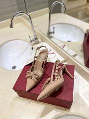 Colestore Valentino Garavani Rockstud Patent-Leather Bow Slingback Pump Beige - 5