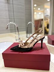 Colestore Valentino Garavani Rockstud Patent-Leather Bow Slingback Pump Beige & Black - 6