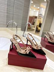 Colestore Valentino Garavani Rockstud Patent-Leather Bow Slingback Pump Beige & Black - 4