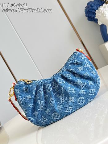 Colestore Louis Vuitton Pochette Valley Denim Blue 15x7x21cm