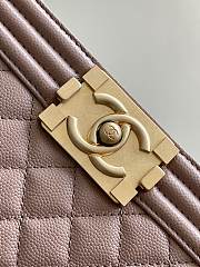 Colestore Chanel Le Boy Bolsa Med Boy Dark Beige Caviar 25x15x9cm - 3
