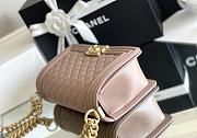Colestore Chanel Le Boy Bolsa Med Boy Dark Beige Caviar 25x15x9cm - 2