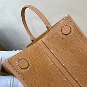 Colestore Burberry Small TB Bag in Grainy Leather Caramel 32.5 x 12 × 24cm - 3
