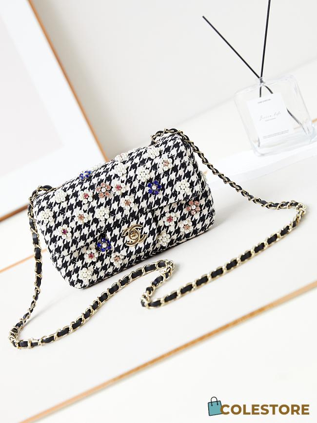 Colestore Chanel Mini Flap Bag Houndstooth Tweed with Floral Embellishments and Gold-Tone Hardware 21cm - 1