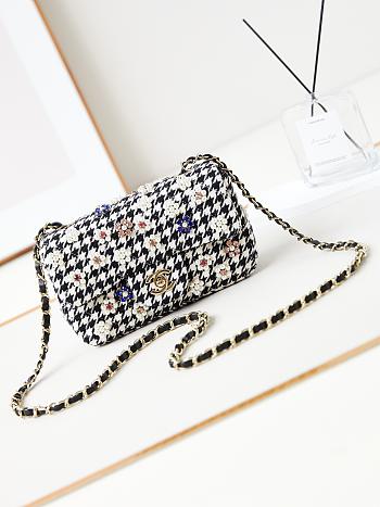 Colestore Chanel Mini Flap Bag Houndstooth Tweed with Floral Embellishments and Gold-Tone Hardware 21cm