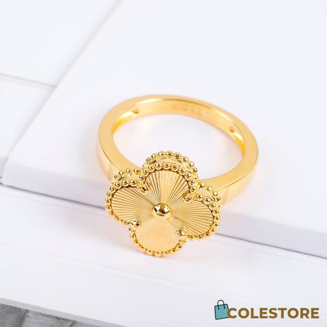 Colestore Van Cleef & Arpels Vintage Alhambra Ring Gold - 1