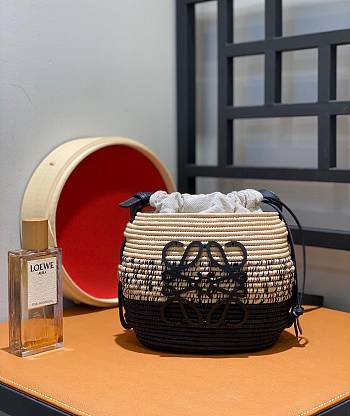 Colestore Loewe Beehive Basket Tote Bag In Raffia And Leather Skin Black 18x16x12cm