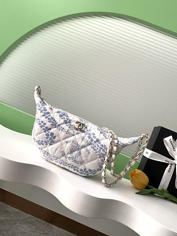 Colestore Chanel CoCo Beach Large Hobo Bag, Printed denim & Gold-tone Metal, White & Blue
