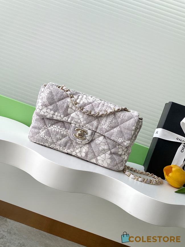 Colestore Chanel CoCo Beach Flap bag Printed Denim & Gold-tone Metal, White & Light Gray - 1