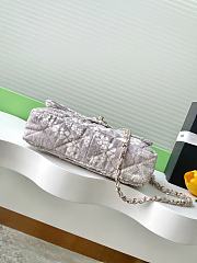 Colestore Chanel CoCo Beach Flap bag Printed Denim & Gold-tone Metal, White & Light Gray - 4