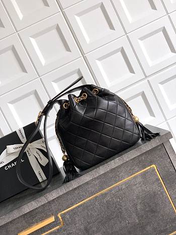 Colestore Chanel 25A Vintage Drawstring Bag Black