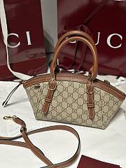Colestore Gucci GG Emblem Small Top Handle Bag 31x17x12cm - 1