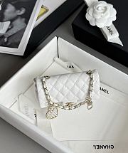 Colestore Chanel 25A Ultra Mini Pearl Heart CF Charm Bag White 8x12.5x5cm - 3