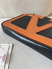 Colestore Valentino Garavani Viva Superstar Medium Nappa Leather Shopping Bag Black/Spice 27x18x3cm - 5