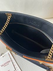 Colestore Valentino Garavani Viva Superstar Medium Nappa Leather Shopping Bag Black/Spice 27x18x3cm - 3