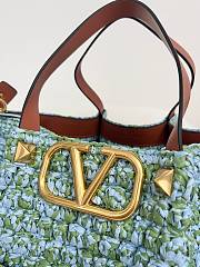 Colestore Valentino Garavani VLogo Medium Shopping Bag In Raffia Crochet Blue 35x25x17cm - 2