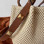 Colestore Valentino Garavani Raffia Grained Calfskin Small Rockstud Tote 25x18x1cm - 2