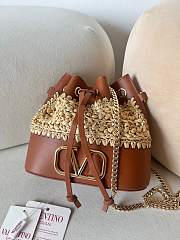 Colestore Valentino Garavani VLogo Signature Raffia & Leather Bucket Bag 20x17x8.5cm - 4