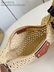 Colestore Louis Vuitton Hills Pochette Monogram Canvas Natural 11 x 6.5 x 18.5cm - 3